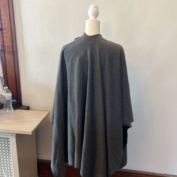 Marc New York charcoal gray black interior cape with pom pom tassels OS NWT - Picture 8 of 8